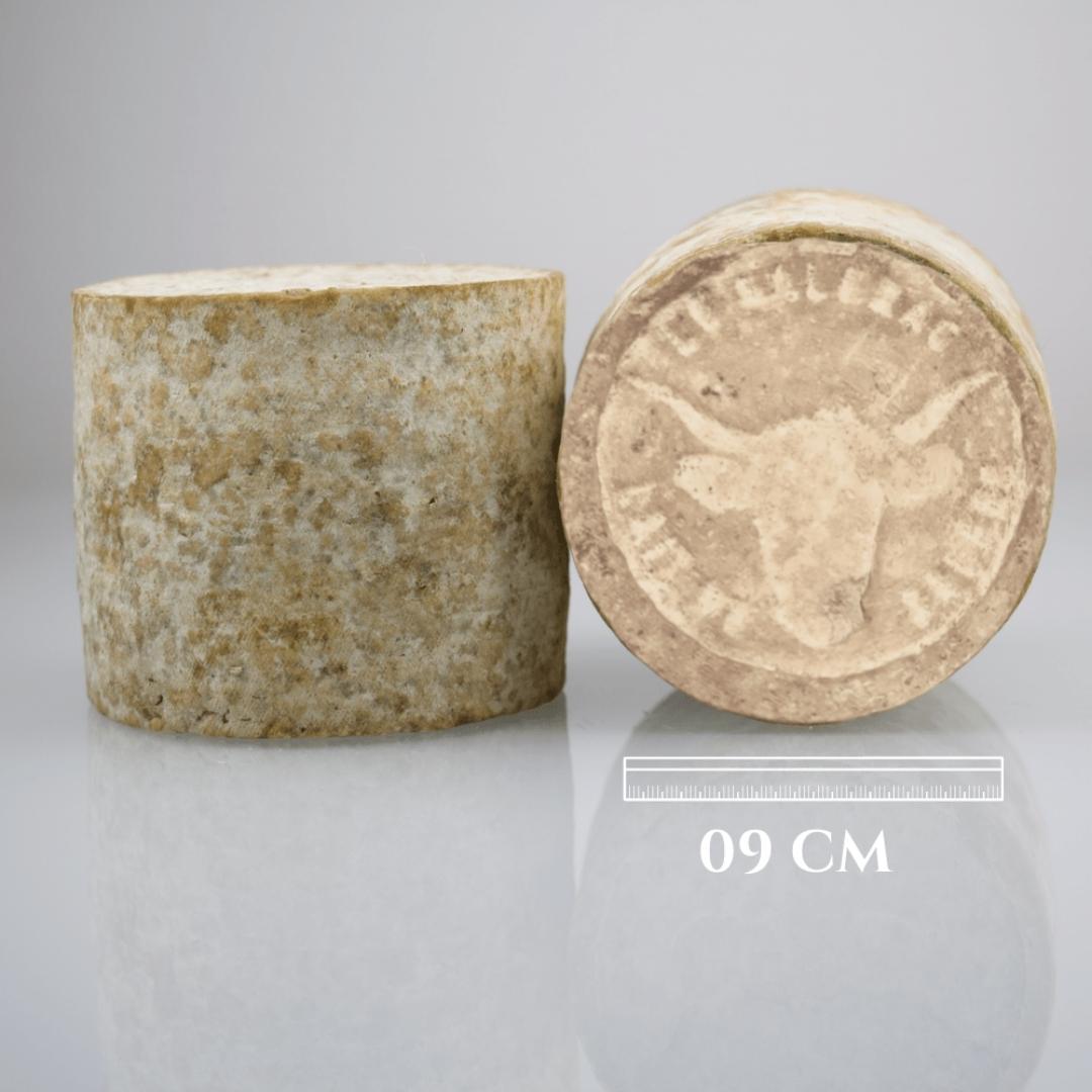 Salerac entier – 6 à 8 mois d’affinage – 100% lait cru de Salers – 700g