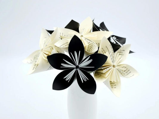 Bouquet de fleurs Origami Blanc et Noir "Florence"
