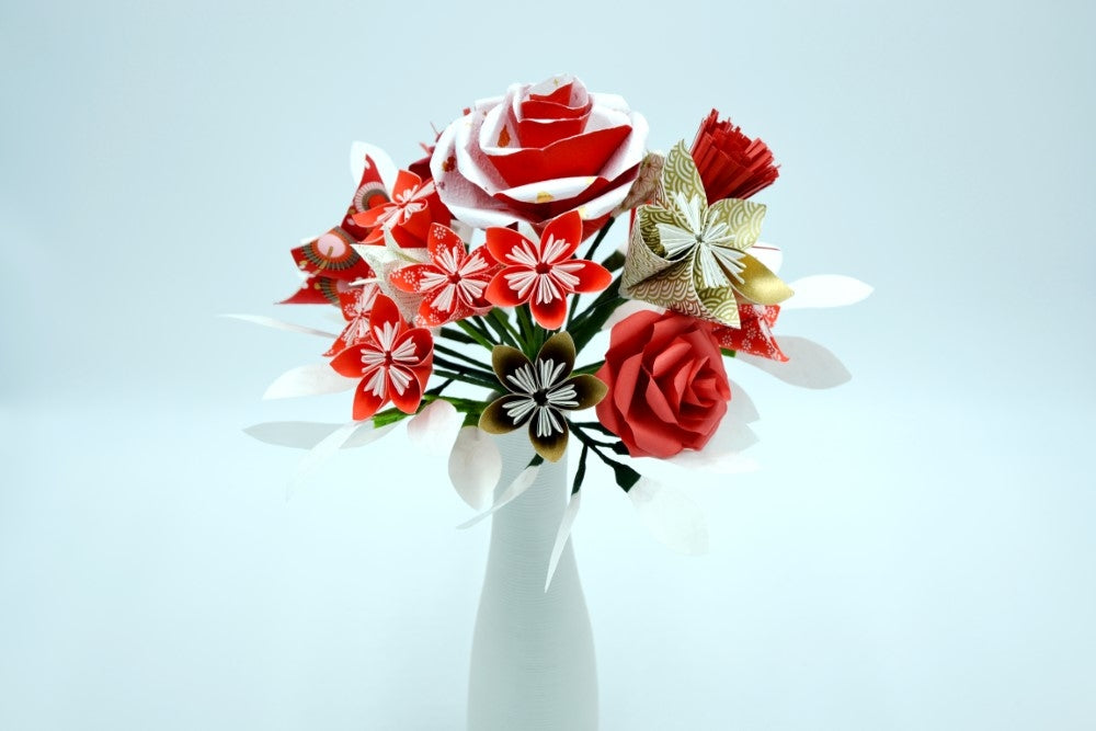 Bouquet de fleurs Origami Rouge Blanc et Doré "Roxane"